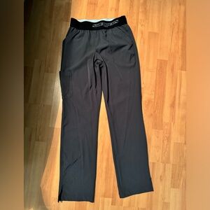 Skechers scrub pants
Size: Small
Color: Gray
Stretchy waist

Pet and smoke free